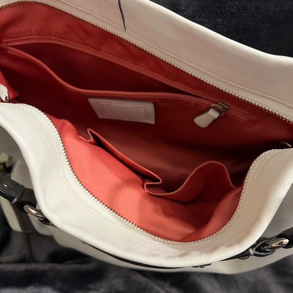 Large Coach White Leather Slouch Shoulder Bag - Picture 3 of 7